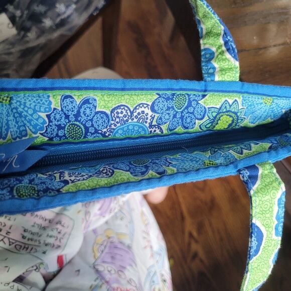 Vera Bradley Doodle Daisy Petite Zippered Tote NWT - Picture 4 of 6